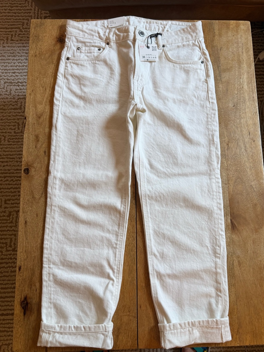 Zara women’s off-white cigarette jeans — size 4 — NWT